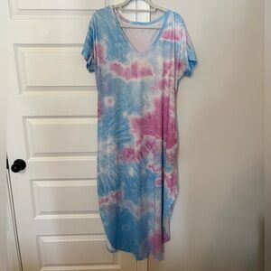 Tie-Dye V-Neck Maxi Dress